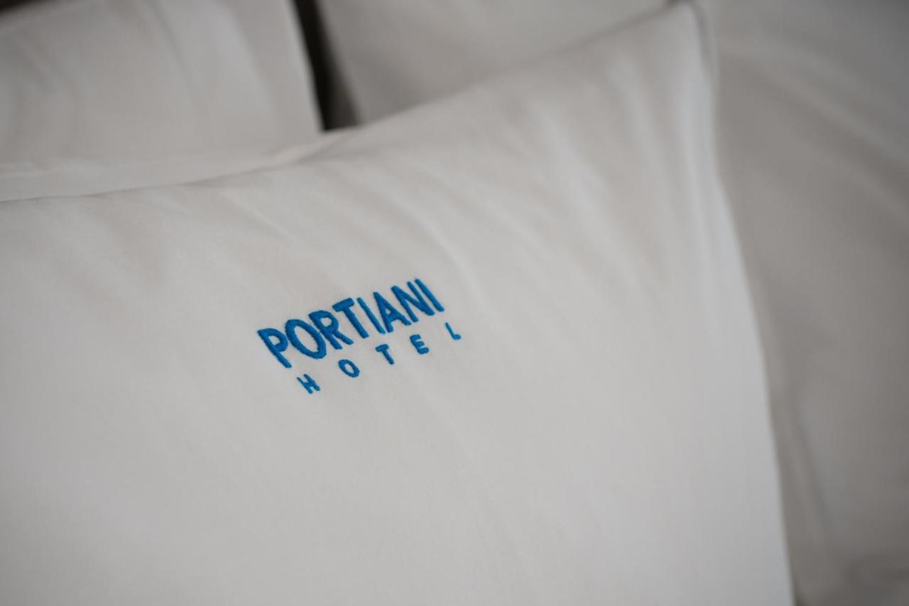 Portiani Hotel アダマス エクステリア 写真